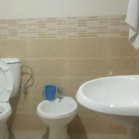 Nina Guest House Tirana Kültér fotó