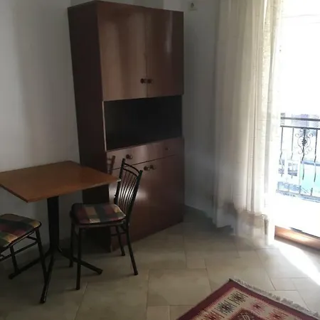 Nina Guest House Tirana Kültér fotó
