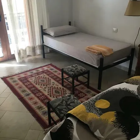 Nina Guest House Tirana Kültér fotó